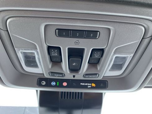 Used 2025 GMC Sierra 3500 Denali w/ Denali Reserve Package image 24