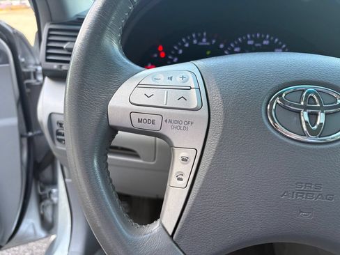 Used 2011 Toyota Camry XLE w/ SE/XLE Extra-Value Pkg FWD image 14