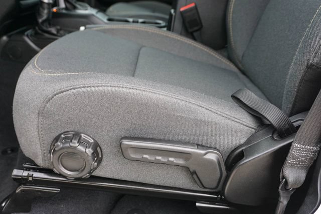 Used 2025 Jeep Gladiator Sport AWD/4WD image 10