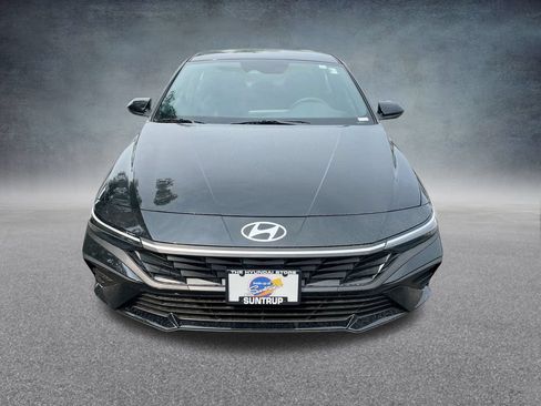 Used 2025 Hyundai Elantra Sport FWD image 36
