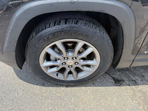 Used 2022 GMC Terrain SLT AWD/4WD image 16