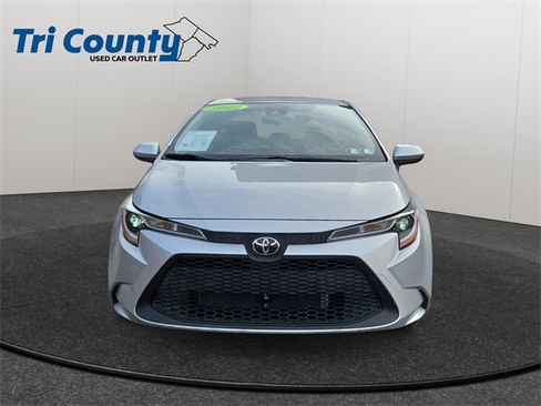 Certified 2022 Toyota Corolla LE image 2