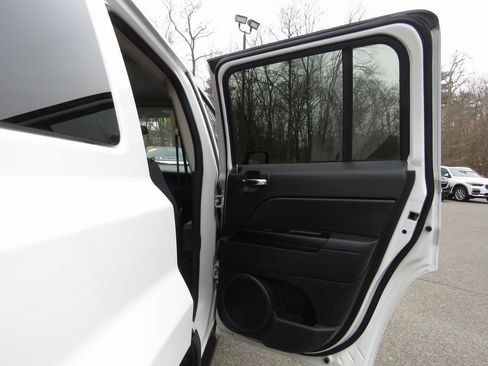 Used 2017 Jeep Patriot Sport w/ Power Value Group image 15