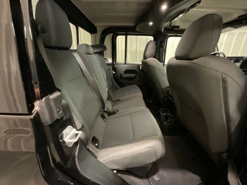 Used 2025 Jeep Gladiator Sport AWD/4WD image 15