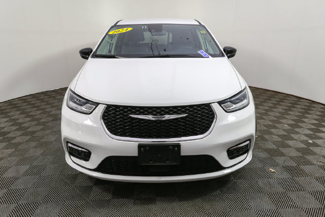 Used 2024 Chrysler Pacifica Limited FWD image 4