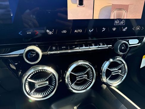 New 2025 Chevrolet Blazer EV LT image 26