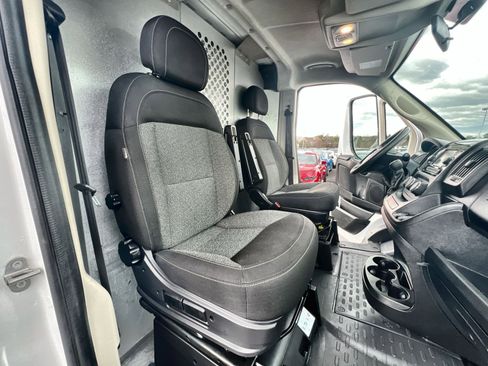 Used 2021 RAM ProMaster 1500 w/ Convenience Group image 32