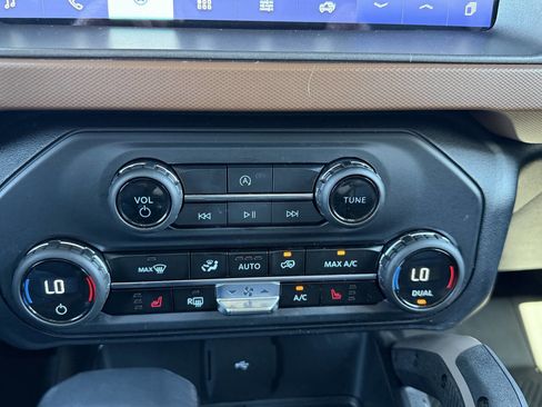 Used 2024 Ford Bronco Outer Banks AWD/4WD image 26