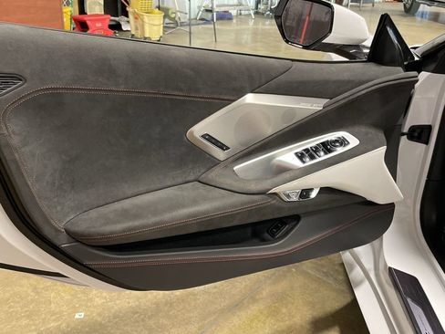 Used 2023 Chevrolet Corvette Stingray Premium Conv w/ Z51 Performance Package RWD image 12