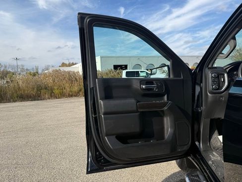 Used 2020 Chevrolet Silverado 1500 LT image 28