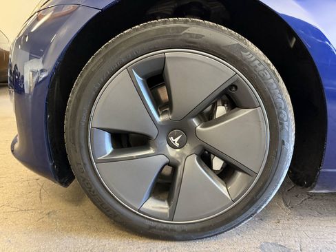 Used 2023 Tesla Model 3 Standard Range RWD image 32