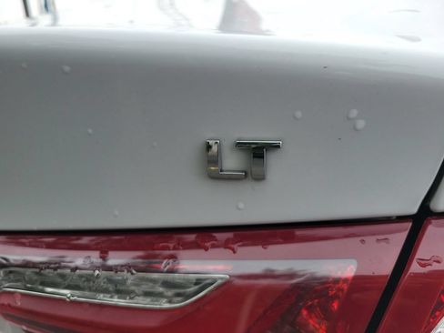 Used 2022 Chevrolet Malibu LT FWD image 5