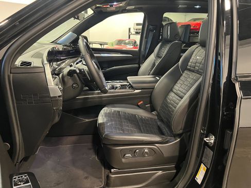 Used 2026 Cadillac Escalade V image 9