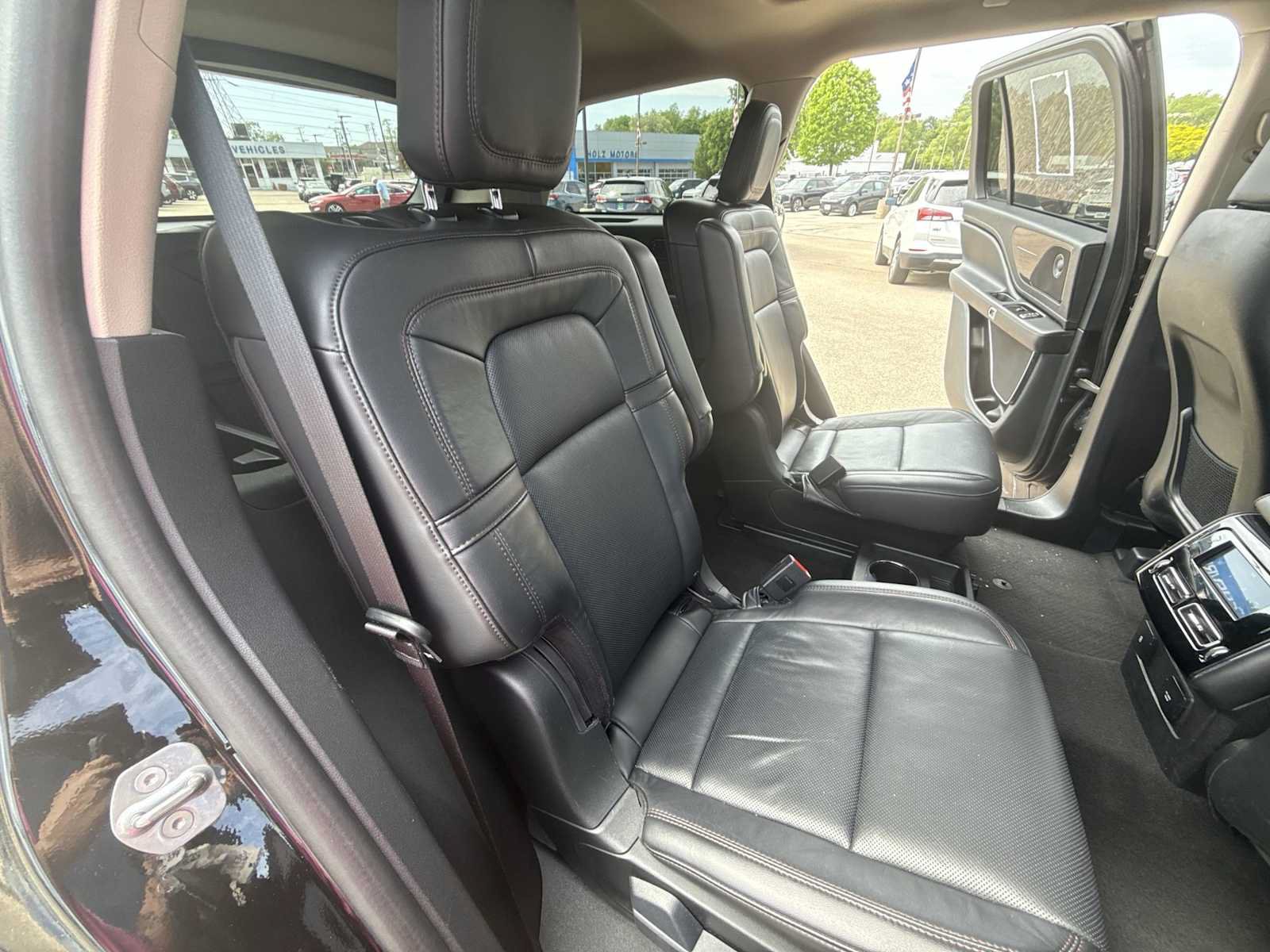 Used 2024 Lincoln Aviator Reserve AWD/4WD image 28