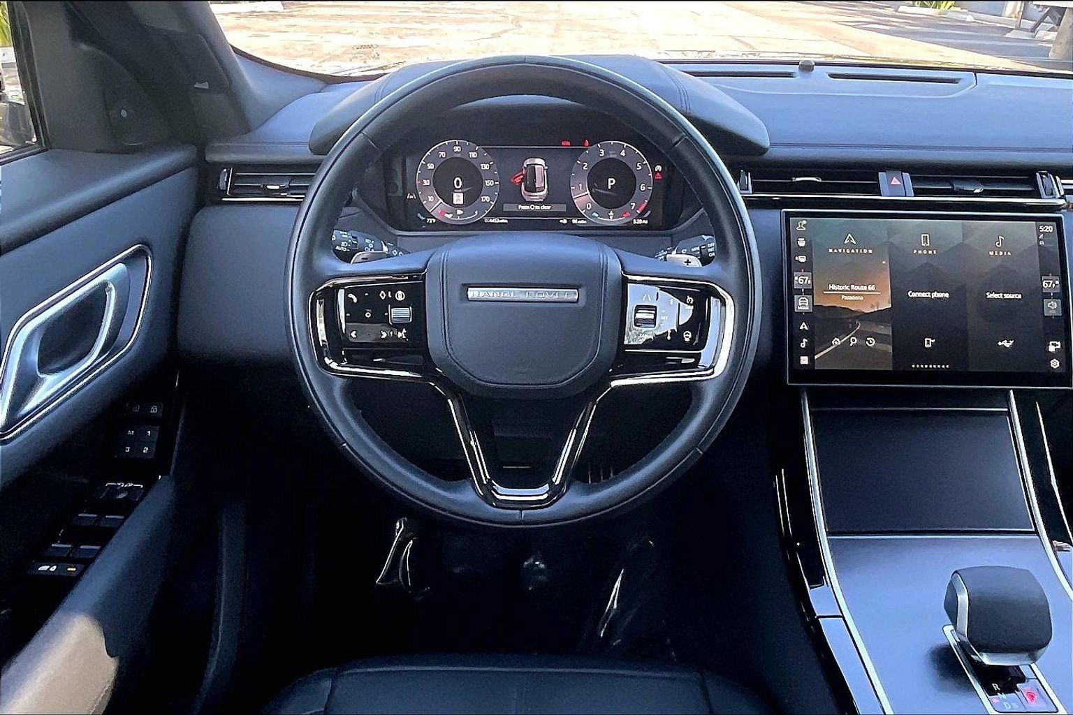 Used 2026 Land Rover Range Rover Velar Dynamic SE AWD/4WD image 5
