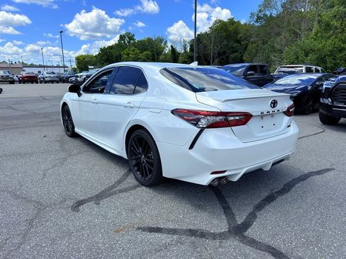Used 2021 Toyota Camry XSE FWD image 3