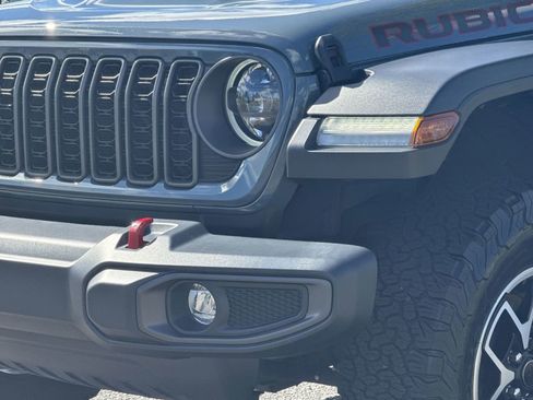 Used 2024 Jeep Wrangler Rubicon image 6