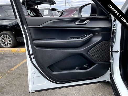 Used 2025 Jeep Grand Cherokee L Laredo image 19