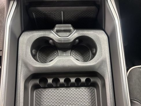 New 2026 RAM 1500 Laramie AWD/4WD image 14
