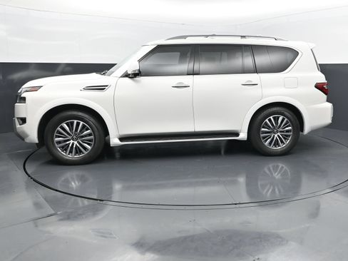 Used 2023 Nissan Armada SL w/ Captain's Chairs Package AWD/4WD image 2