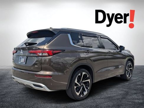 Used 2024 Mitsubishi Outlander SEL FWD image 3