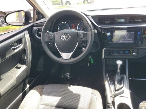 Used 2017 Toyota Corolla LE FWD image 13