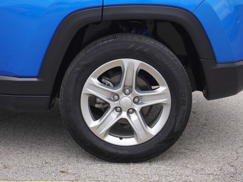 Used 2024 Jeep Compass Latitude AWD/4WD image 11