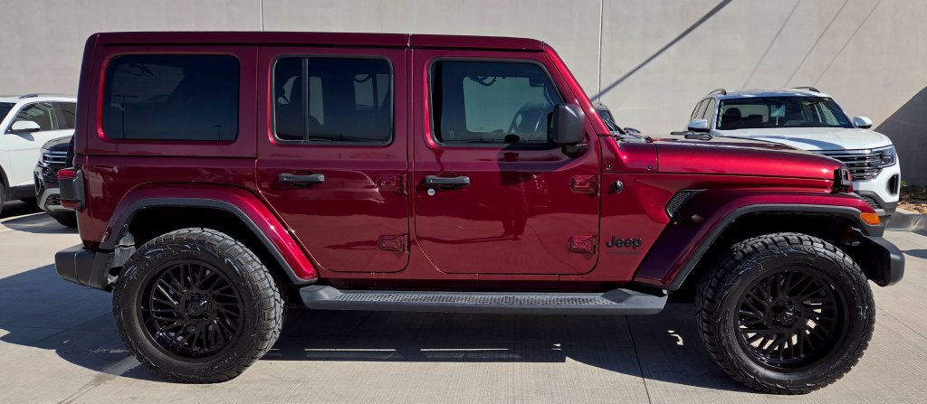 Used 2021 Jeep Wrangler Unlimited Sahara AWD/4WD image 5