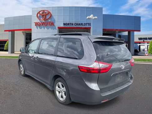Used 2020 Toyota Sienna LE image 8
