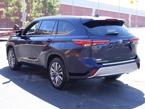 Used 2021 Toyota Highlander Platinum image 7