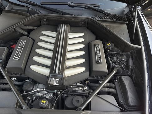 Used 2015 Rolls-Royce Ghost image 24