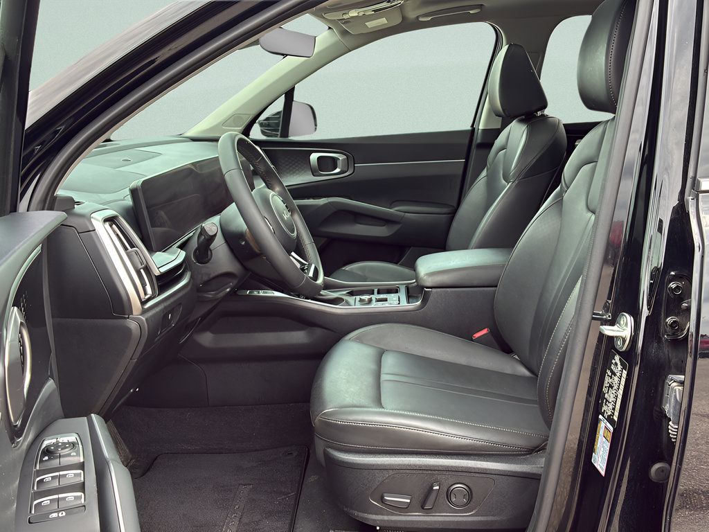 Used 2024 Kia Sorento S w/ Panoramic Sunroof Package AWD/4WD image 13
