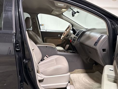 Used 2010 Ford Edge SE image 20