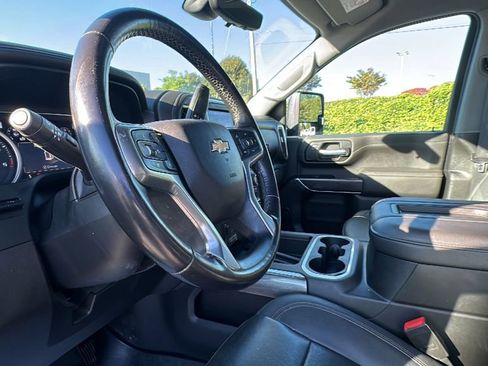 Used 2022 Chevrolet Silverado 2500 LTZ w/ LTZ Premium Package image 12