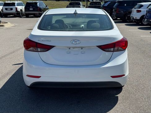 Used 2015 Hyundai Elantra SE image 8
