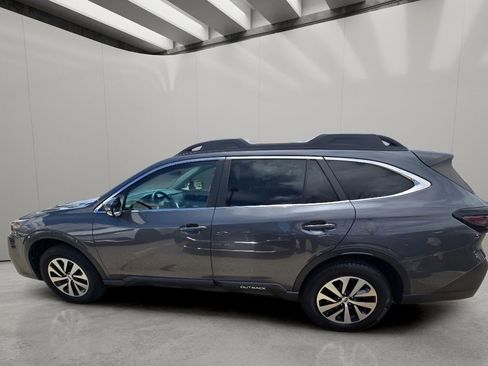 Used 2022 Subaru Outback Premium AWD/4WD image 3