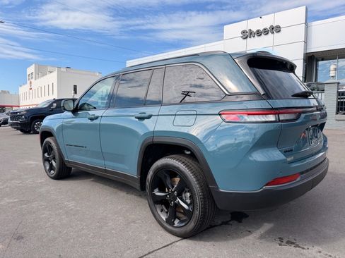 New 2026 Jeep Grand Cherokee Limited w/ Limited Altitude Package AWD/4WD image 4