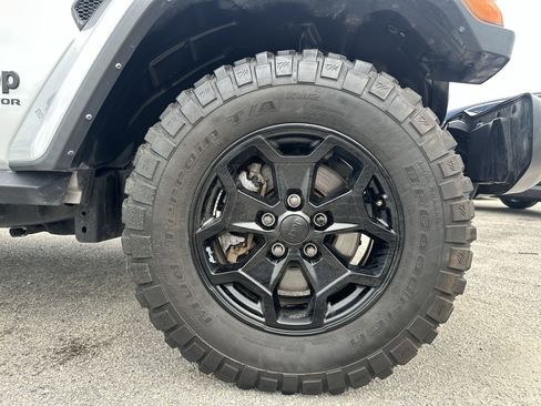 Used 2022 Jeep Gladiator Sport AWD/4WD image 18