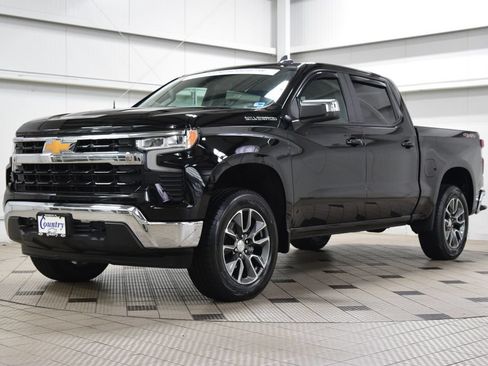 Used 2024 Chevrolet Silverado 1500 LT AWD/4WD image 3