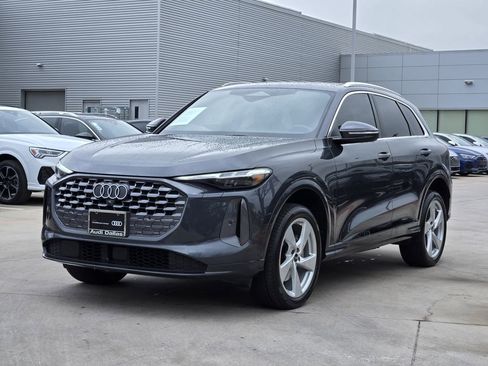 Certified 2025 Audi Q5 Premium Plus w/ Premium Plus image 4