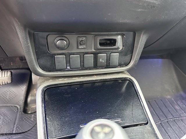 Used 2017 Mitsubishi Outlander GT AWD/4WD image 21