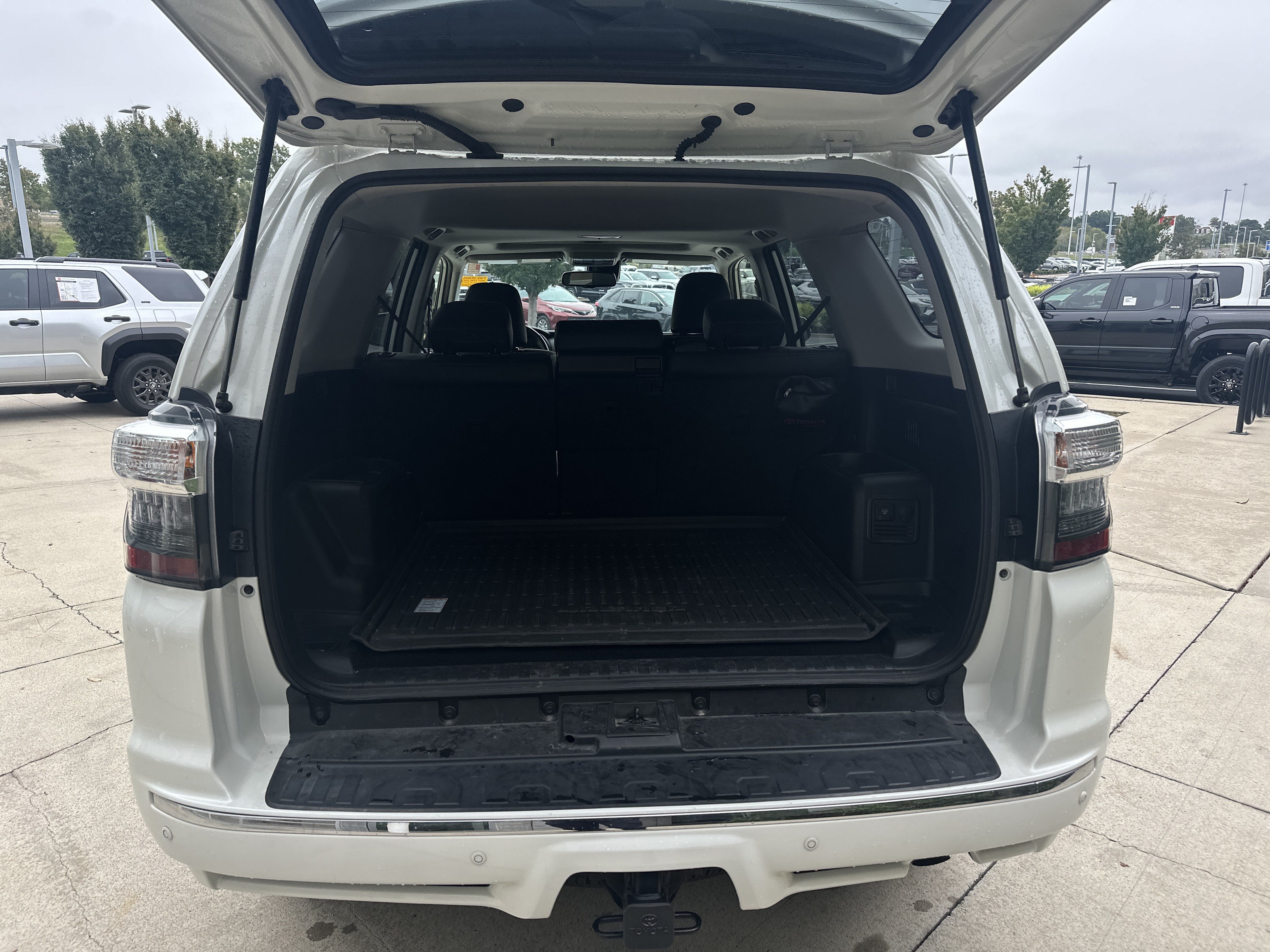 Used 2023 Toyota 4Runner Limited AWD/4WD image 31