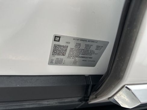Used 2021 GMC Yukon SLT w/ SLT Luxury Plus Package image 32