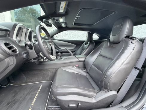 Used 2010 Chevrolet Camaro SS RWD image 17
