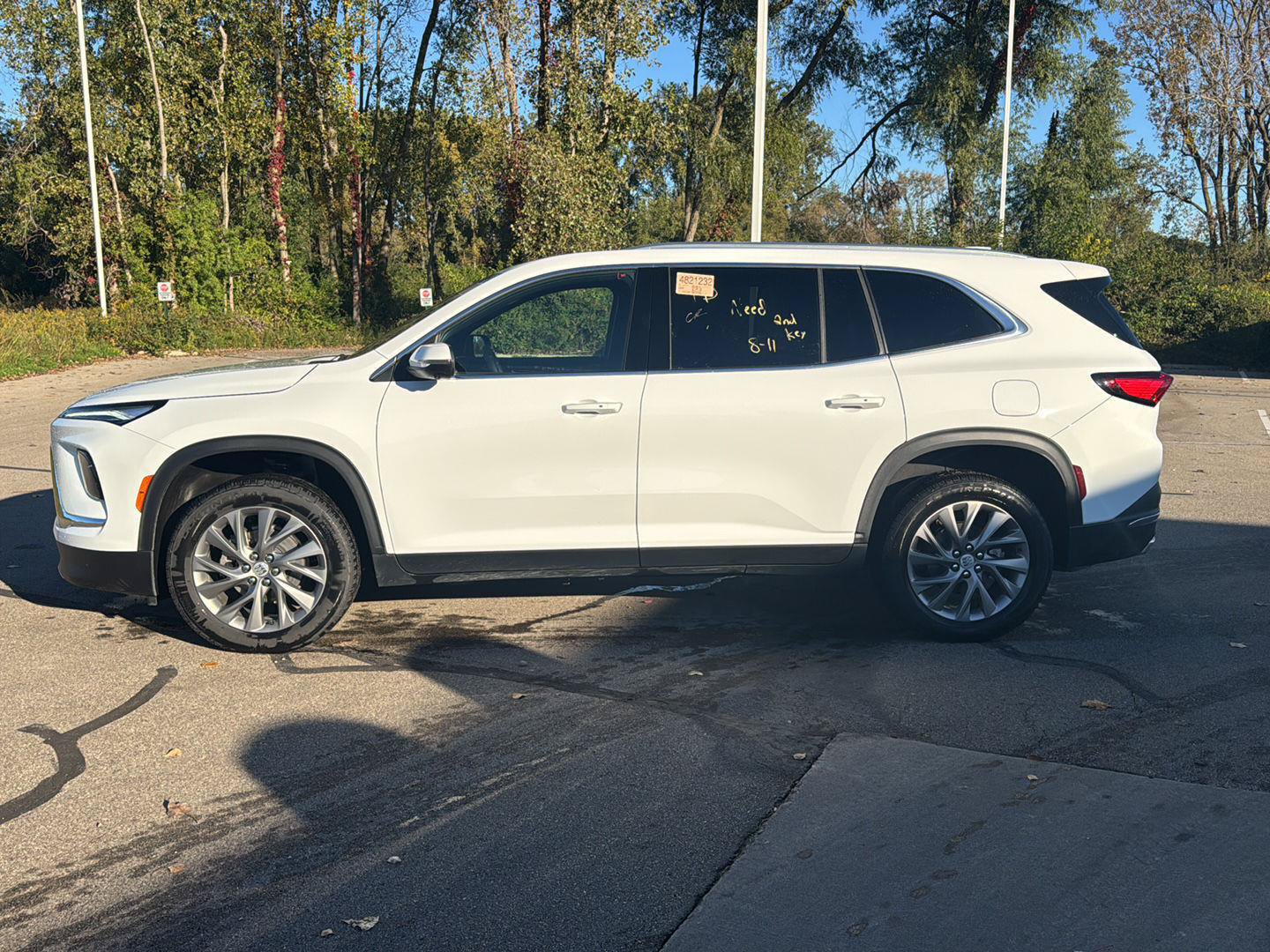 Used 2026 Buick Enclave Preferred AWD/4WD image 2