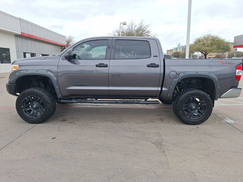 Used 2017 Toyota Tundra SR5 w/ SR5 Upgrade Package image 3