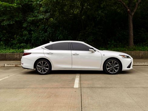 Used 2021 Lexus ES 350 F Sport w/ Accessory Package FWD image 10