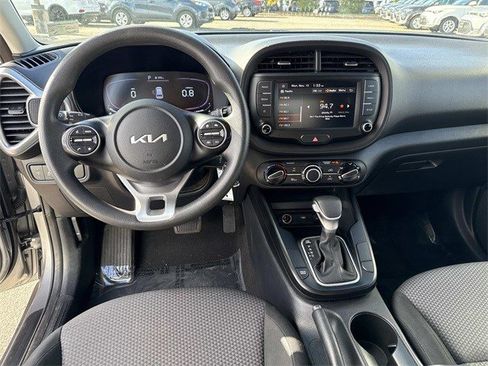 Certified 2023 Kia Soul LX w/ LX Technology Package image 17