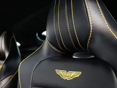 Used 2023 Aston Martin V8 Vantage Coupe image 22