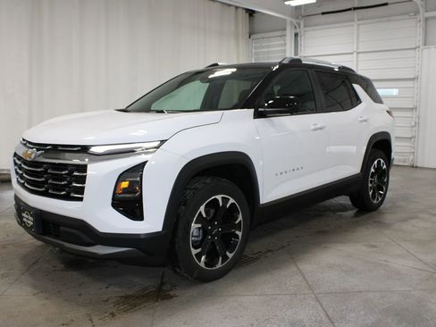 New 2026 Chevrolet Equinox LT w/ Convenience Package II AWD/4WD image 4